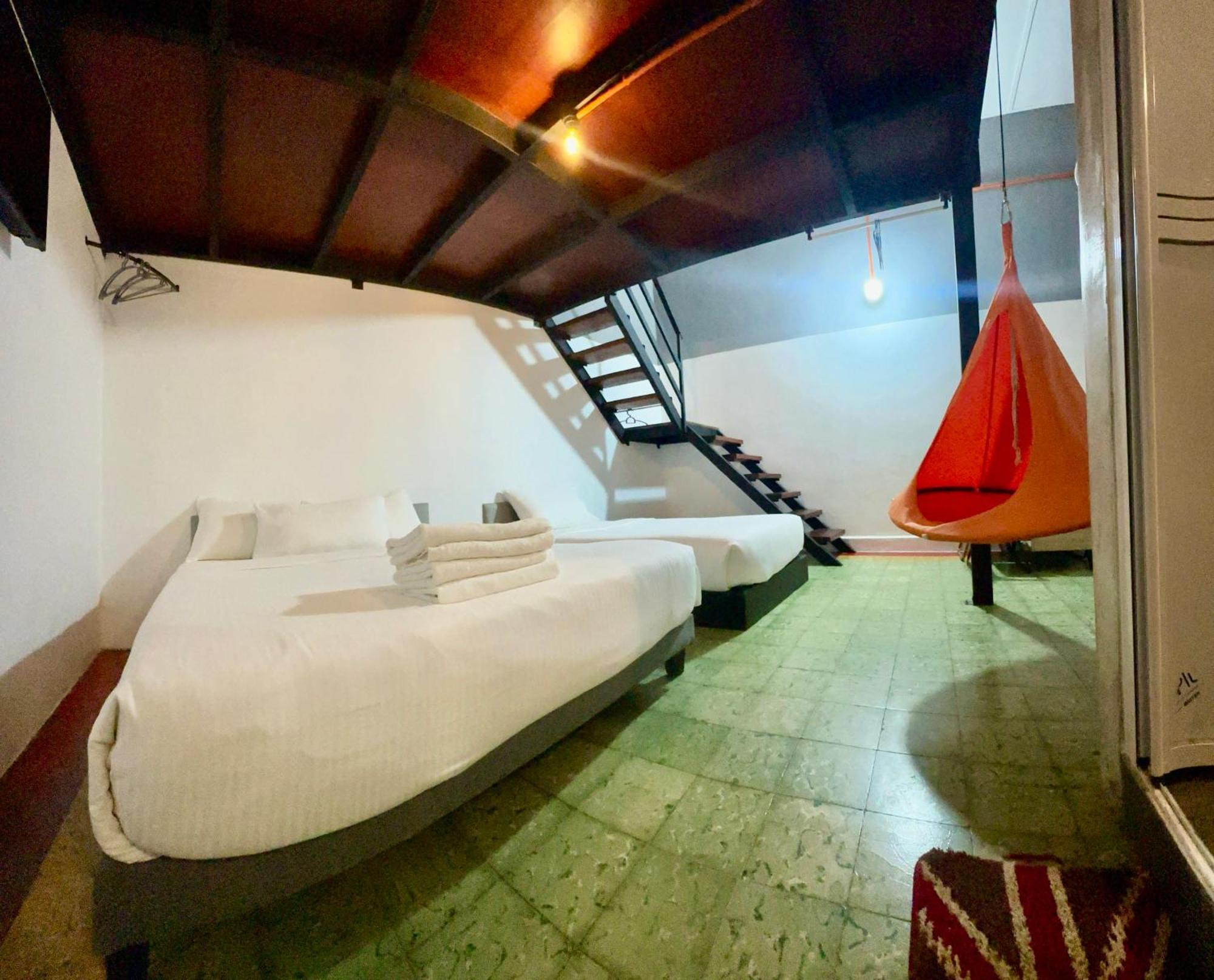 Ardour Lodge "A" Wing Tandzsung Bungah Kültér fotó